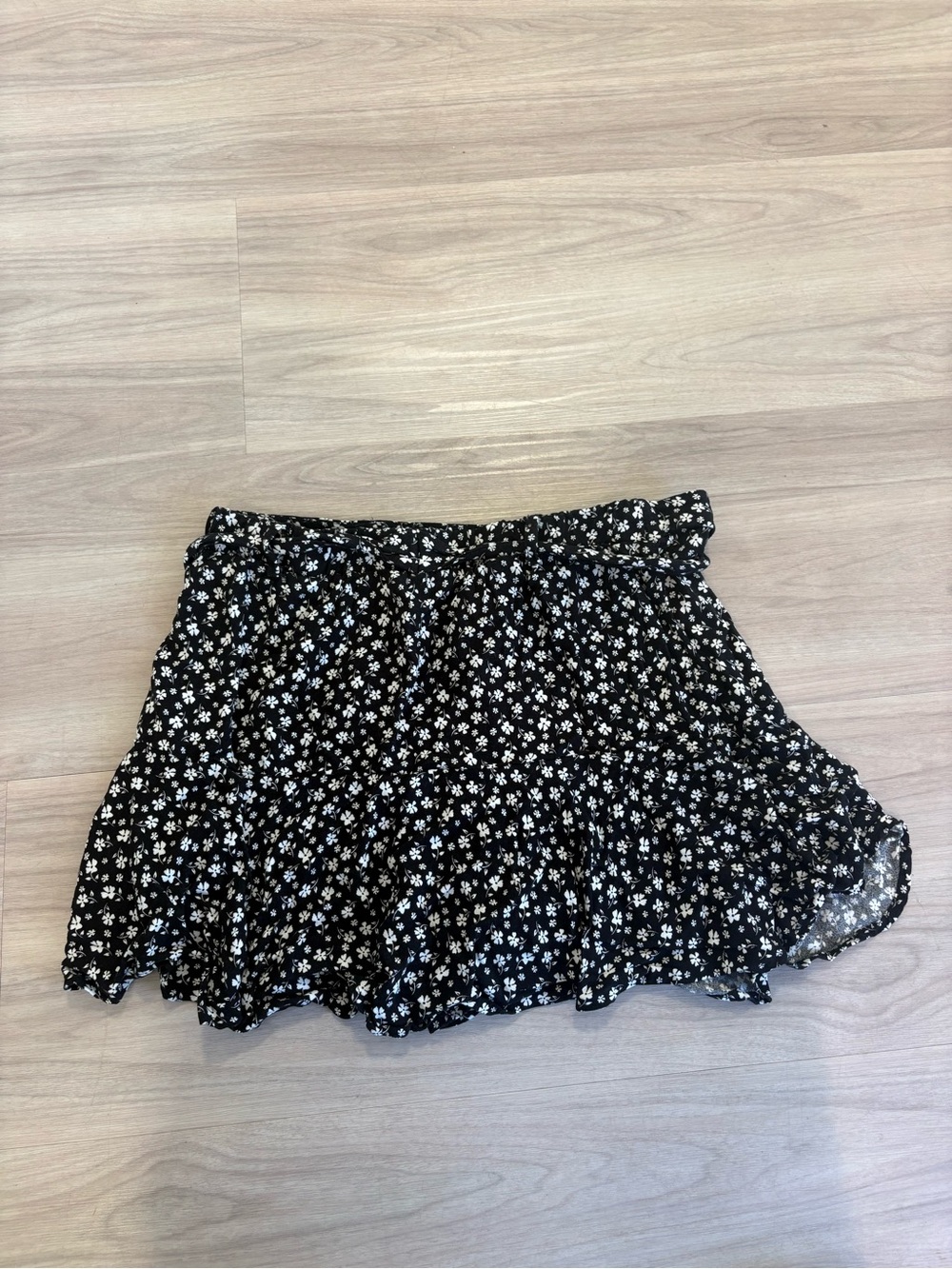 Black Floral Ruffle Mini Skort - Picture 7 of 8